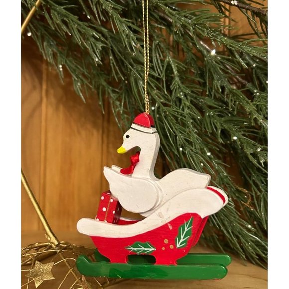Vintage Wooden Russ Christmas Tree Hand Painted Wood Ornament Goose Sleigh Ride - Picture 1 of 3